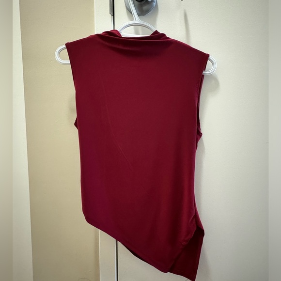 Chic Burgundy Draped Sleeveless Asymmetrical Top - Picture 2 of 2